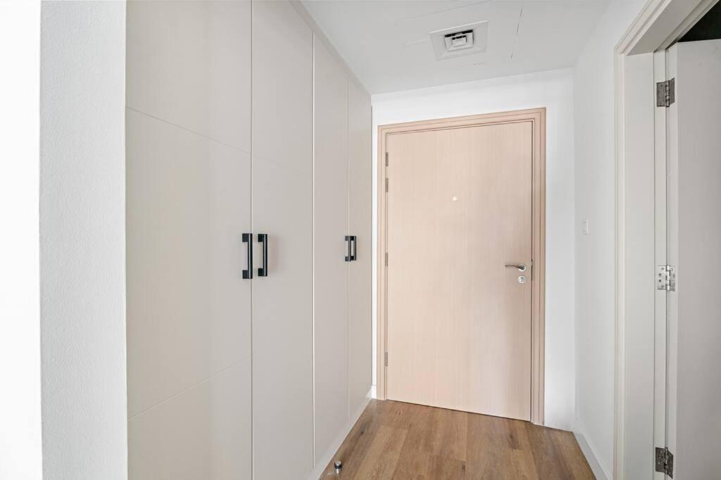 Apartment Bright Downtown By Mall, Burj Khalifa & Fountains Dubai